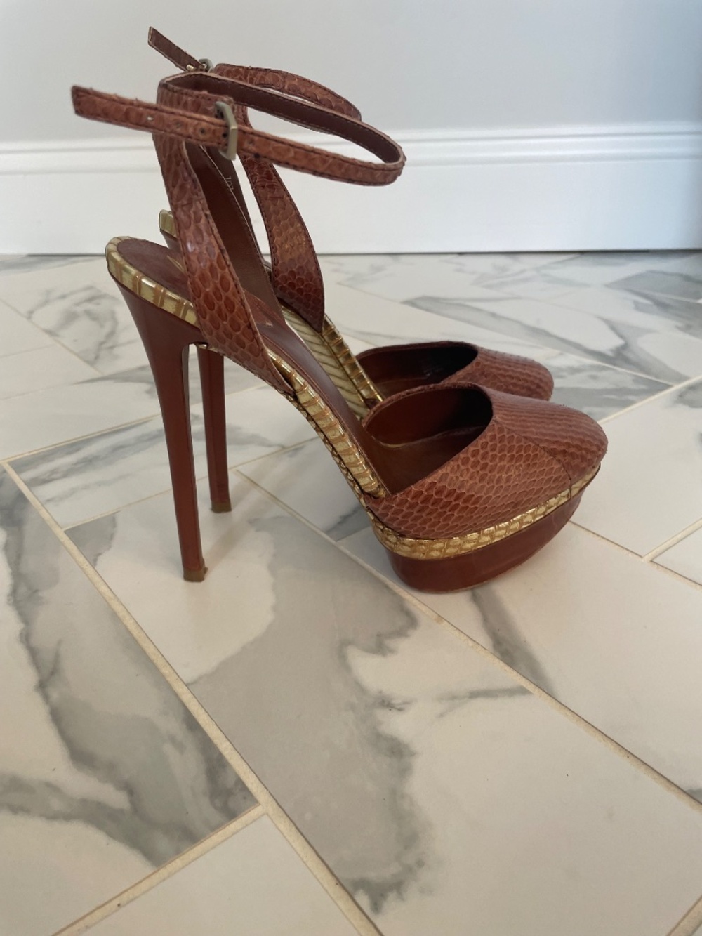 Brian Atwood 7/37 Fontenay Snakeskin Platform Ankle Strap Heels Brown Gold